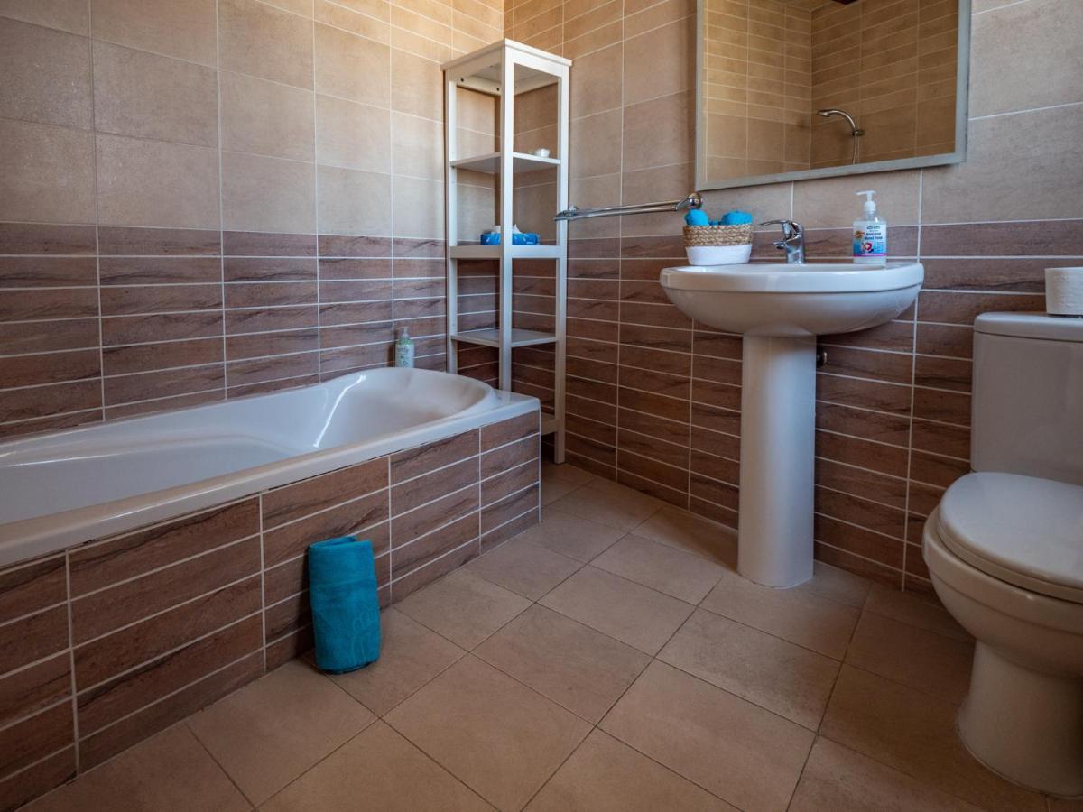 250 Yo Tal-Bambinu Boutique Farmhouse Xagħra Eksteriør billede
